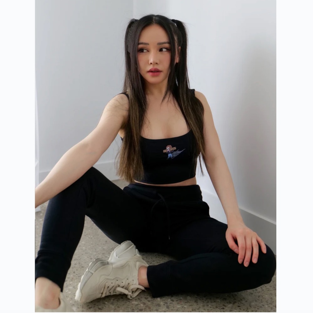 Chloe Ting jogger pants
